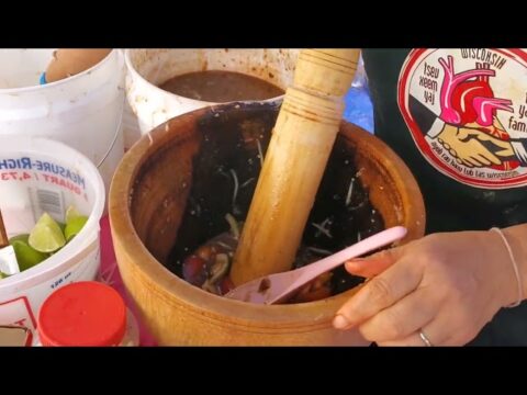 Hmong best food papaya salad